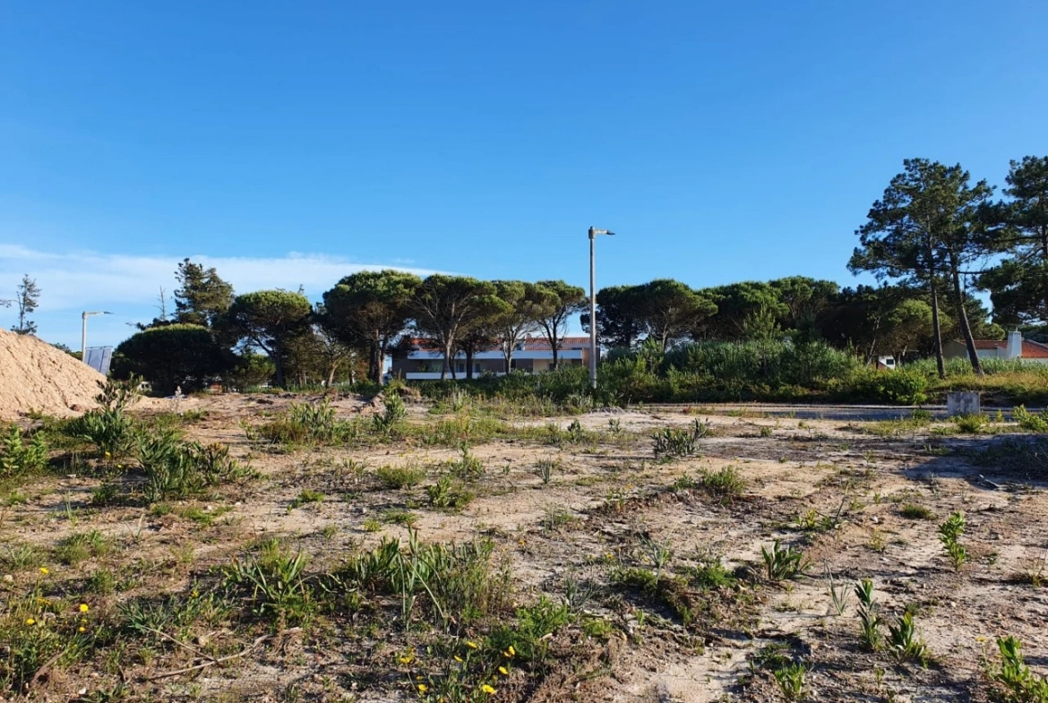 MORADIA NOVA JUNTO À LAGOA DE ÓBIDOS COM PISCINA E JARDIM – VAU