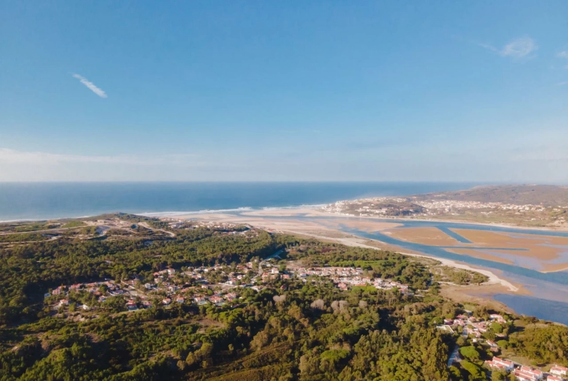 MORADIA NOVA JUNTO À LAGOA DE ÓBIDOS COM PISCINA E JARDIM – VAU