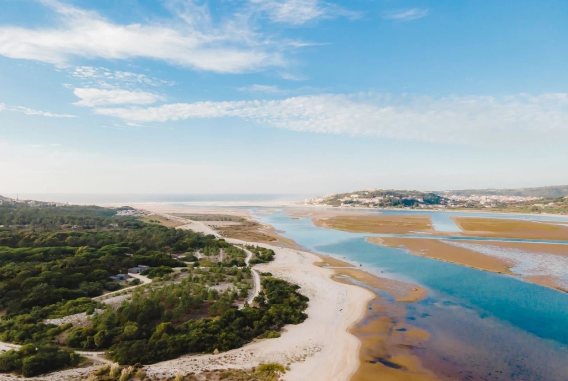 MORADIA NOVA JUNTO À LAGOA DE ÓBIDOS COM PISCINA E JARDIM – VAU