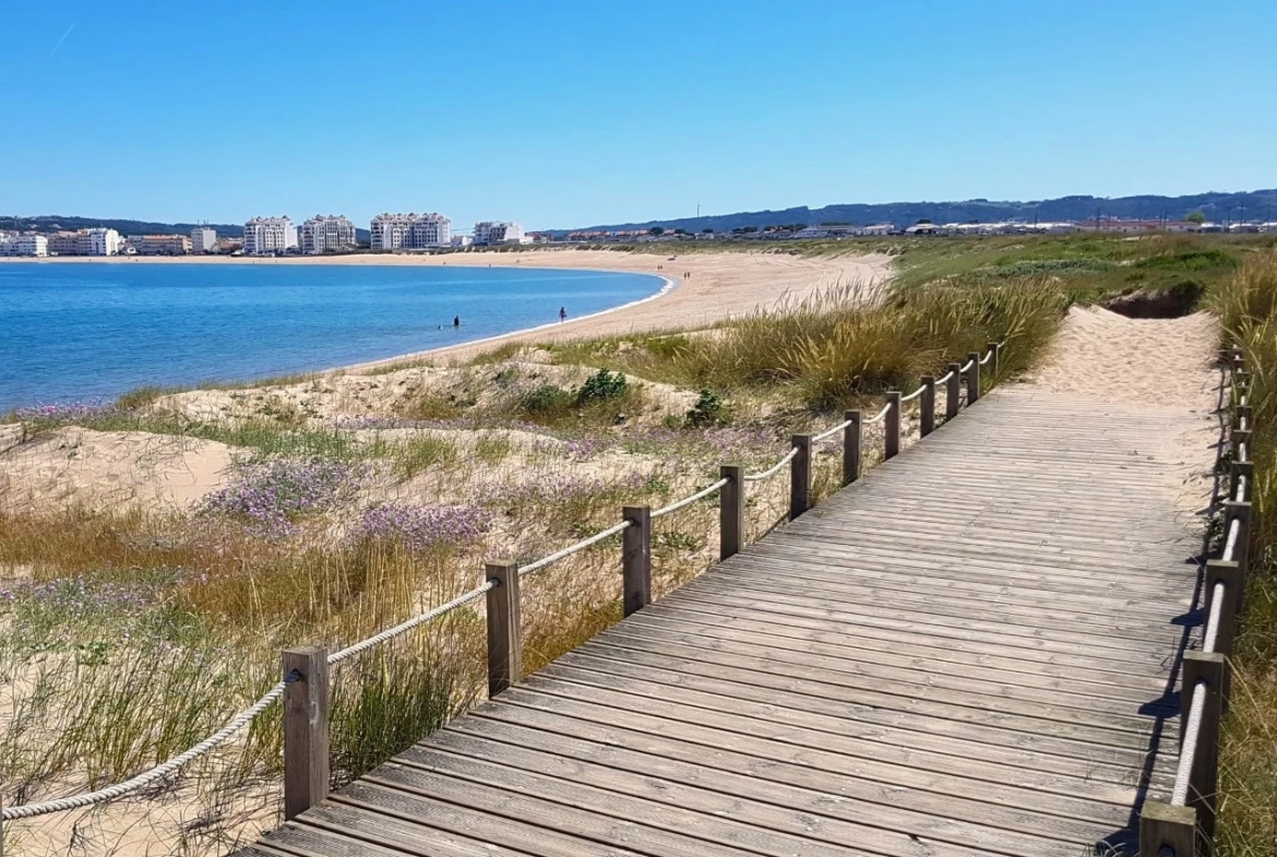 MORADIA T3 EM SALIR DO PORTO JUNTO À BAIA DE SÃO MARTINHO DO PORTO
