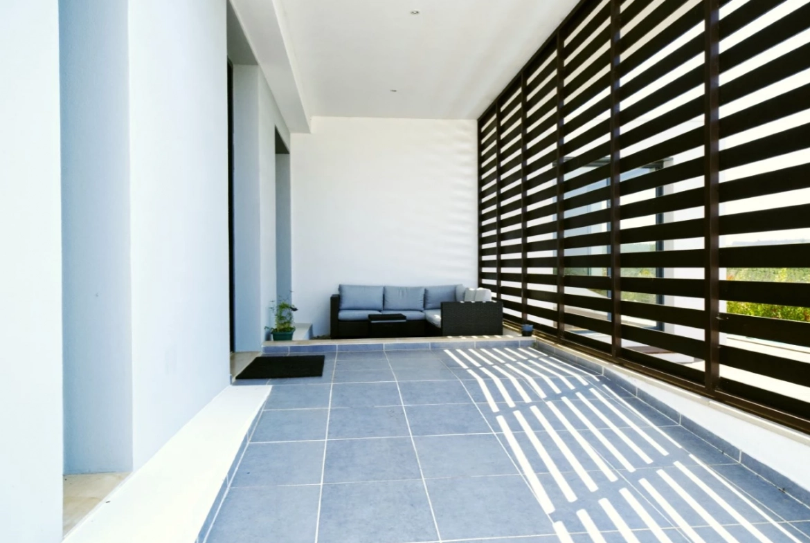MORADIA COM PISCINA E VISTA CAMPO – CADAVAL – VERMELHA