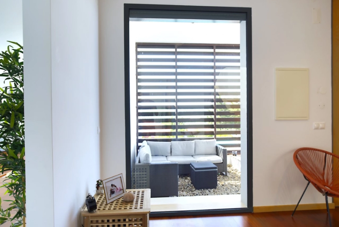MORADIA COM PISCINA E VISTA CAMPO – CADAVAL – VERMELHA