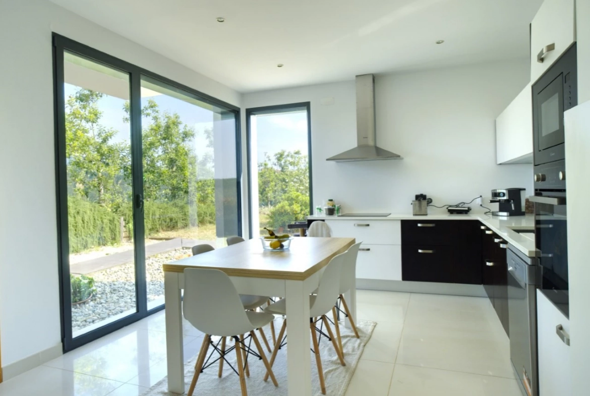 MORADIA COM PISCINA E VISTA CAMPO – CADAVAL – VERMELHA