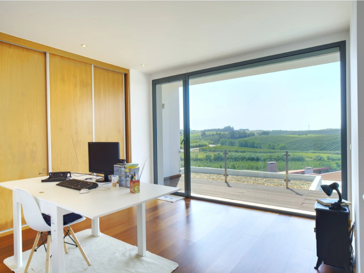 escritorio MORADIA COM PISCINA E VISTA CAMPO – CADAVAL – VERMELHA