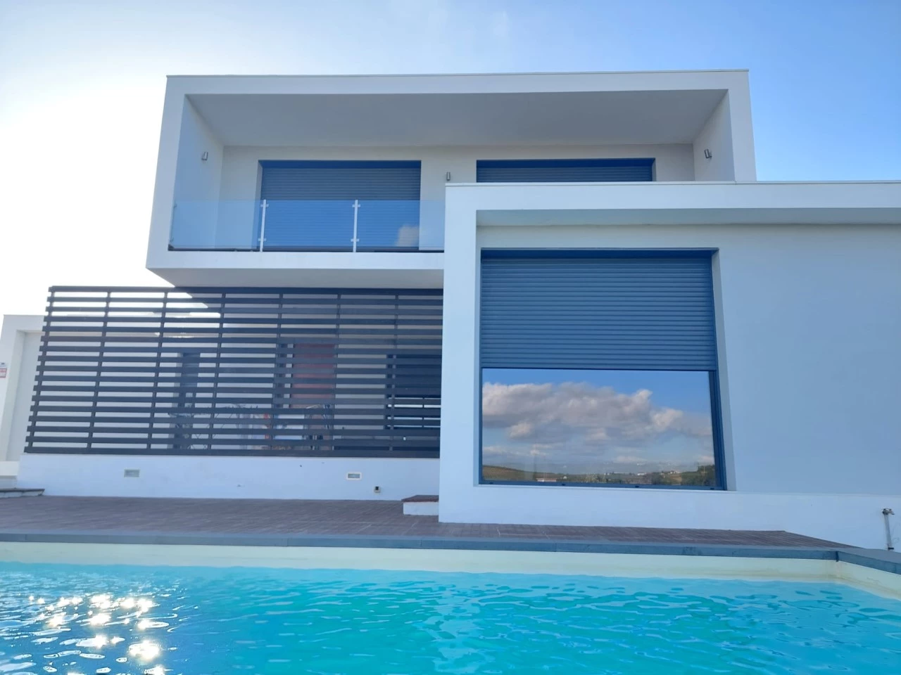 piscina MORADIA COM PISCINA E VISTA CAMPO – CADAVAL – VERMELHA