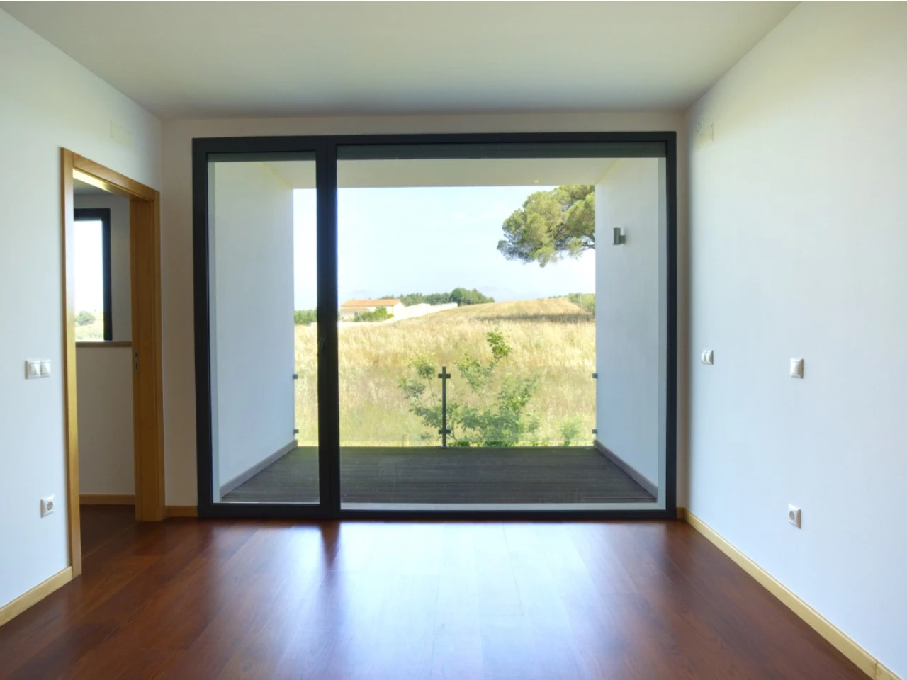 quarto-04 MORADIA COM PISCINA E VISTA CAMPO – CADAVAL – VERMELHA