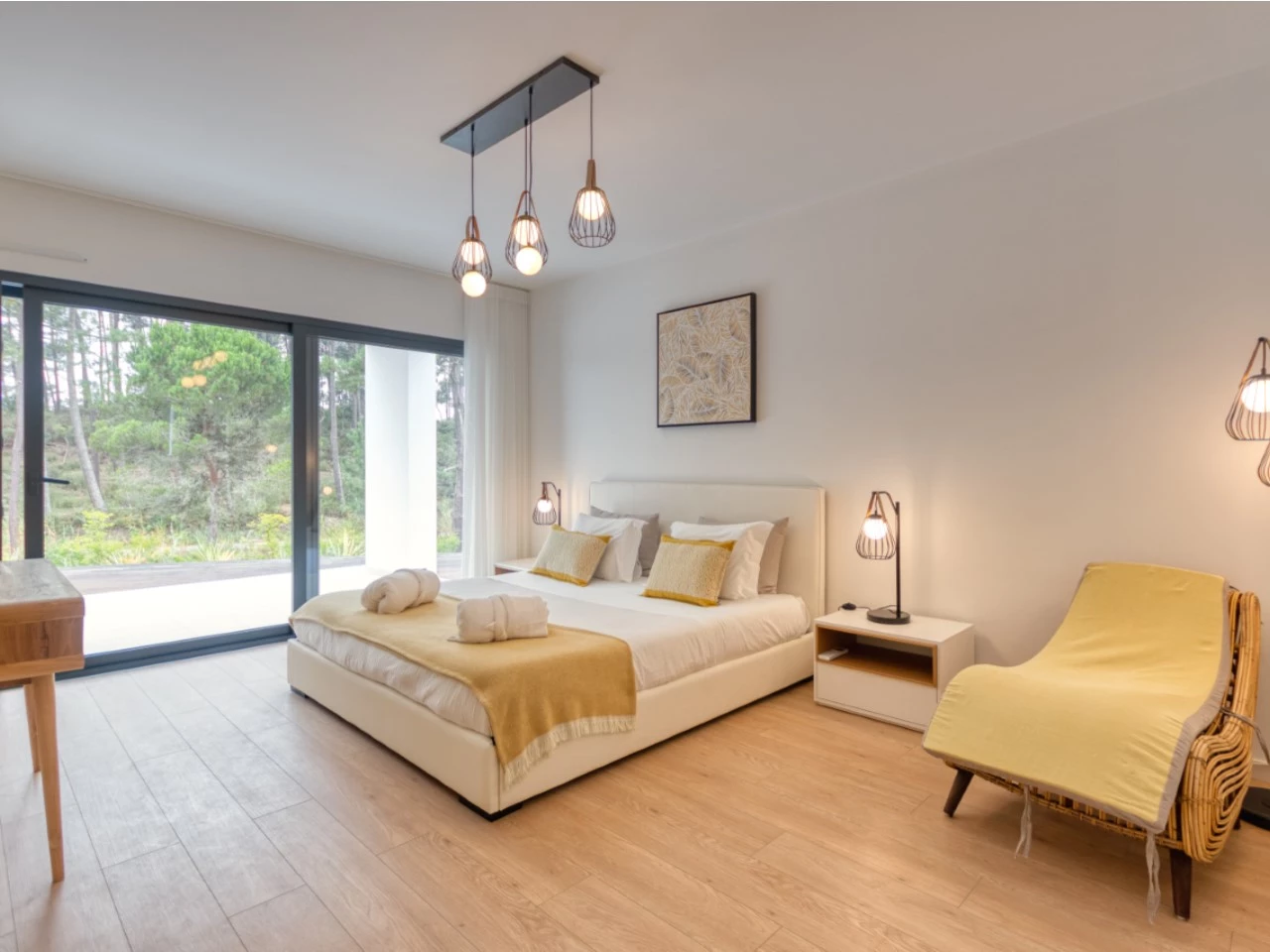 quarto_casal_mostarda MORADIA NO NADADOURO – LAGOA DE ÓBIDOS – CALDAS DA RAINHA