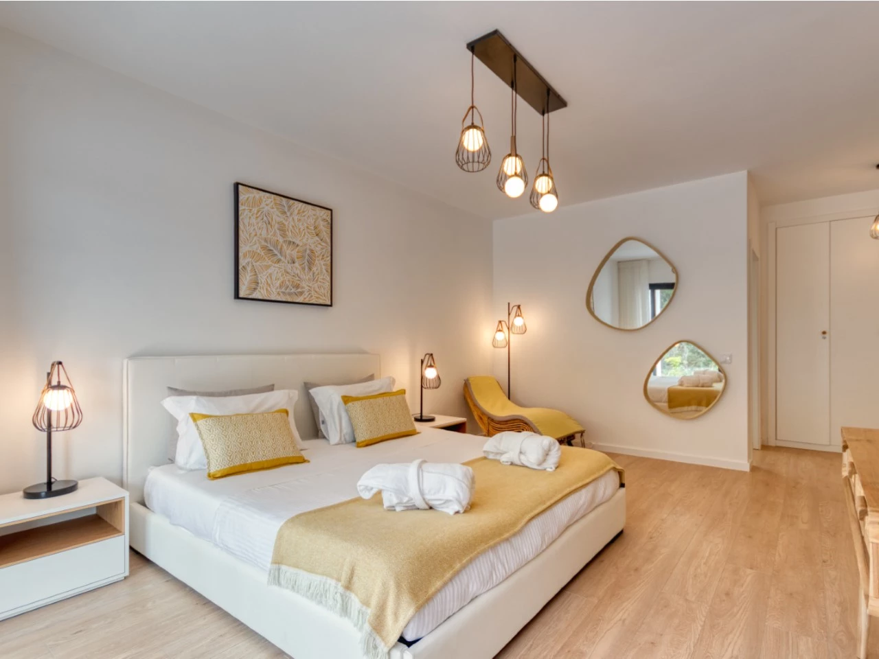 quarto_casal_mostarda4 MORADIA NO NADADOURO – LAGOA DE ÓBIDOS – CALDAS DA RAINHA