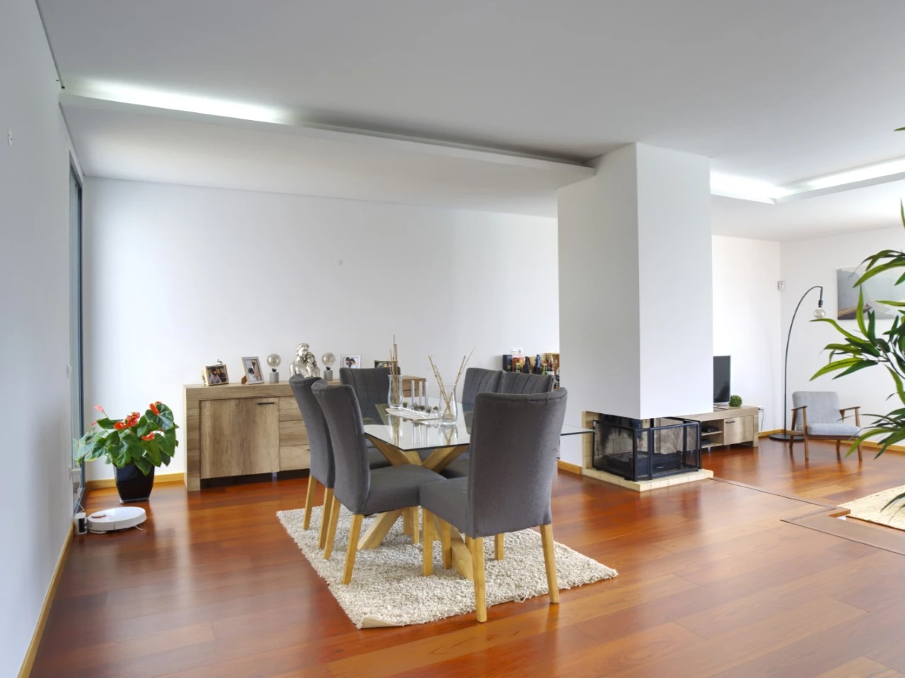 sala-jantar MORADIA COM PISCINA E VISTA CAMPO – CADAVAL – VERMELHA