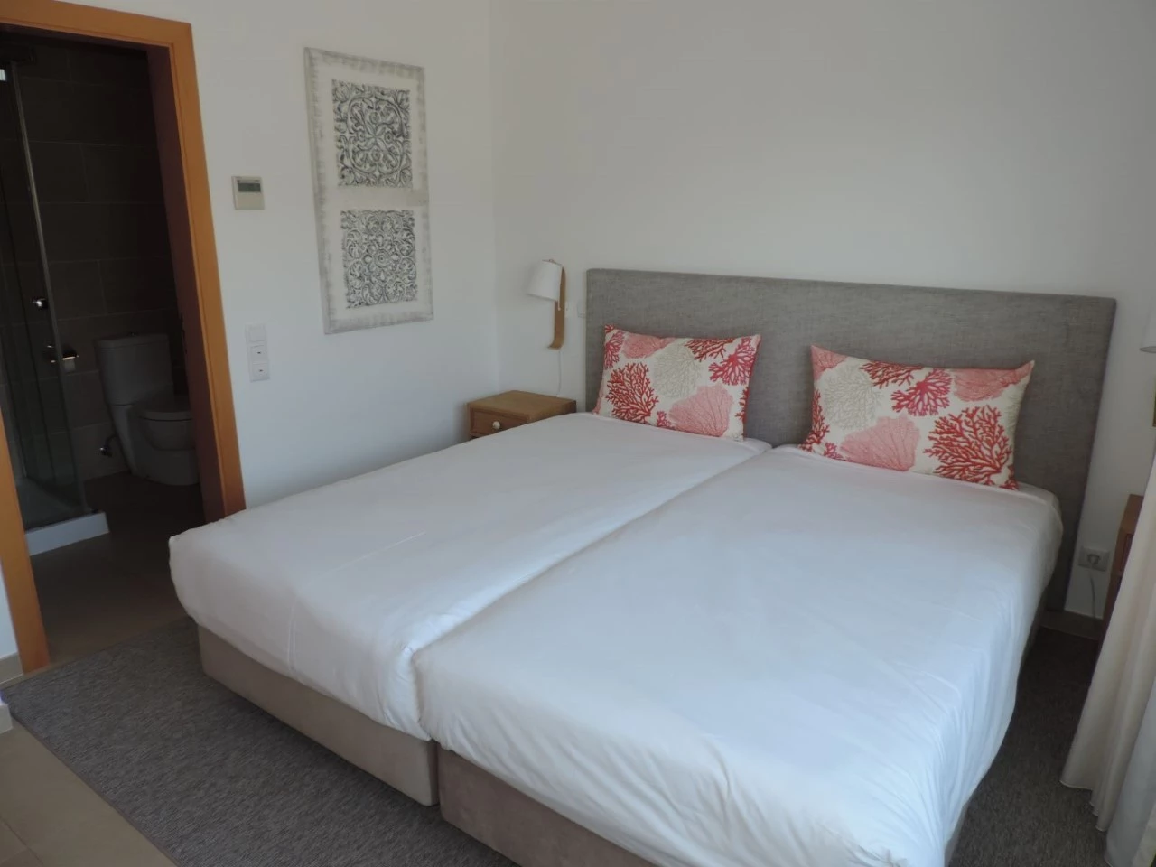 011 – PRO – BL556 – 14 MORADIAS EM FRENTE À PRAIA D’EL REY