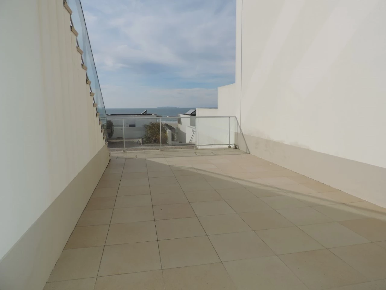 011 – PRO – BL556 – 20 MORADIAS EM FRENTE À PRAIA D’EL REY