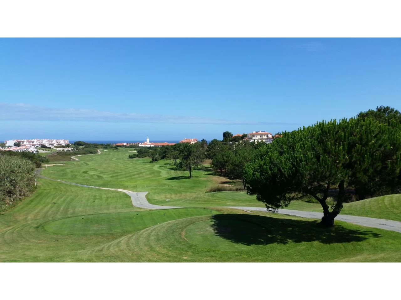011 – PRO – BL556 – 23 MORADIAS EM FRENTE À PRAIA D’EL REY