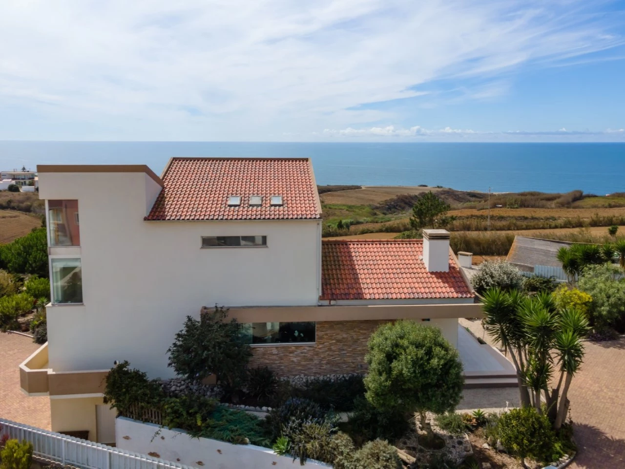 PRO – BL777-Lourinha-03 MORADIA DE ARQUITETURA CONTEMPORÂNEA EM PRIMEIRA LINHA DE MAR – LOURINHÃ