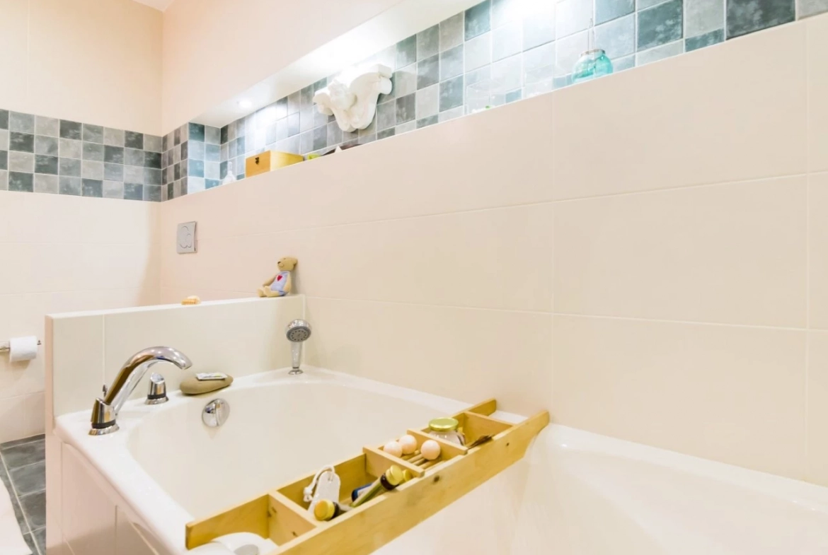 MORADIA DE ARQUITETURA CONTEMPORÂNEA EM PRIMEIRA LINHA DE MAR – LOURINHÃ