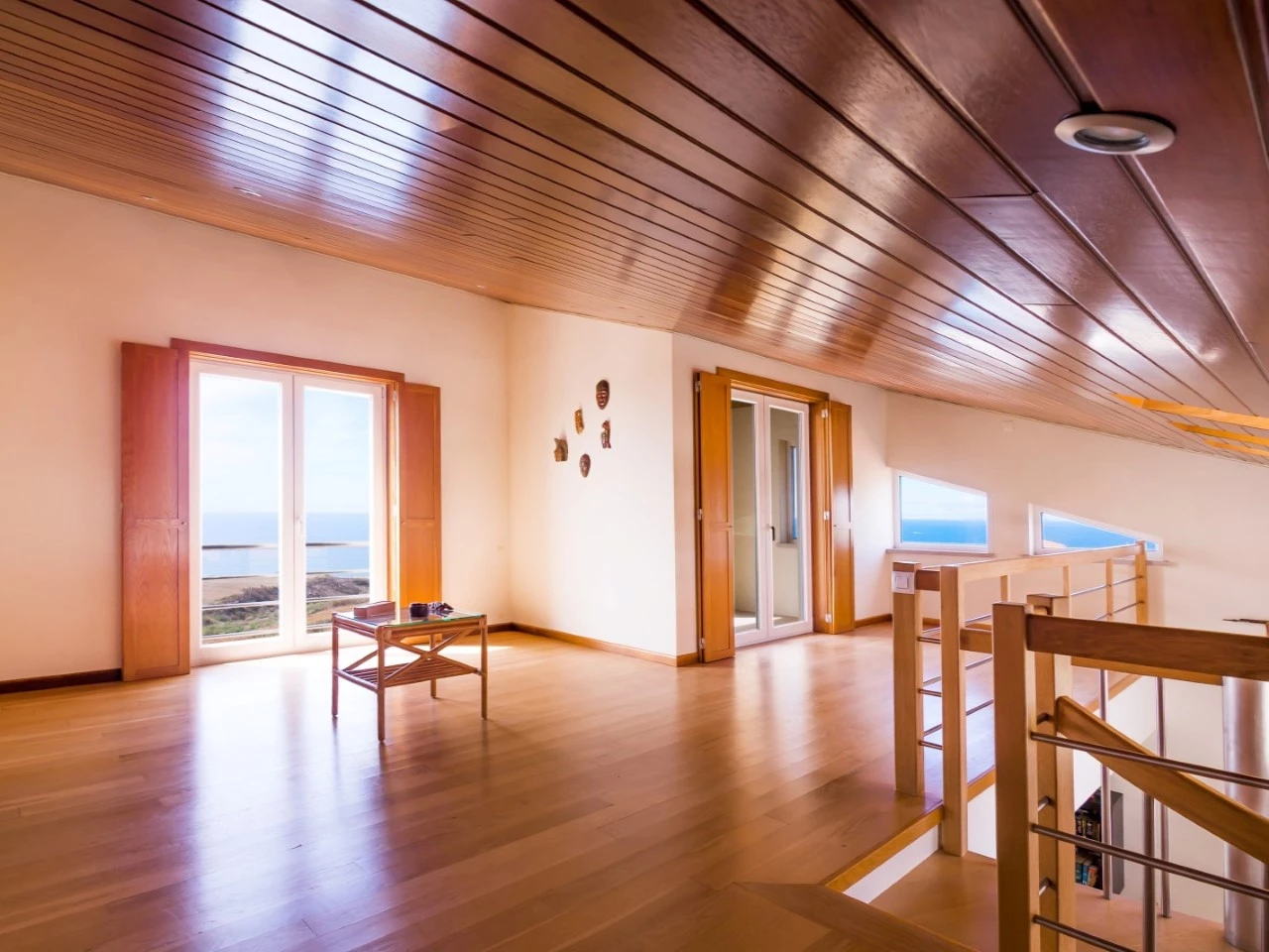 PRO – BL777-Lourinha-42 MORADIA DE ARQUITETURA CONTEMPORÂNEA EM PRIMEIRA LINHA DE MAR – LOURINHÃ