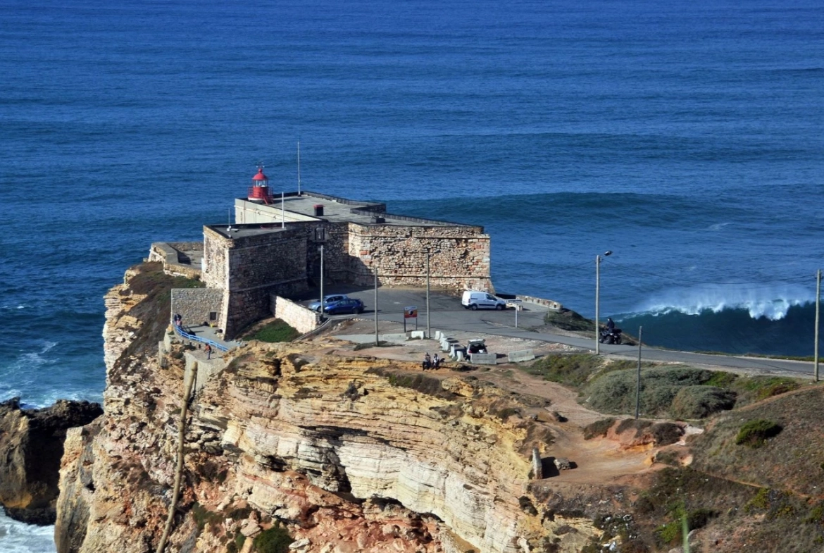 MORADIA COM VISTA MAR NA NAZARÉ