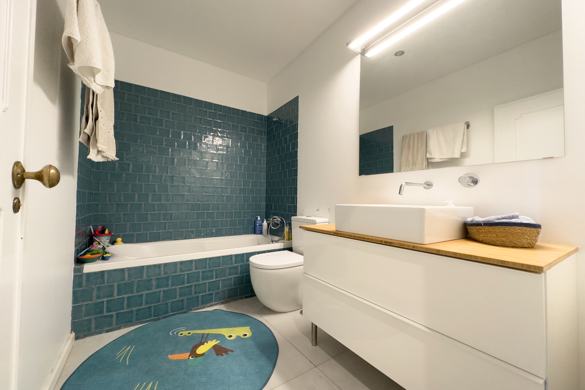 12 APARTAMENTO T3 EM JUNQUEIRO NO CONDOMÍNIO FECHADO COM PISCINA