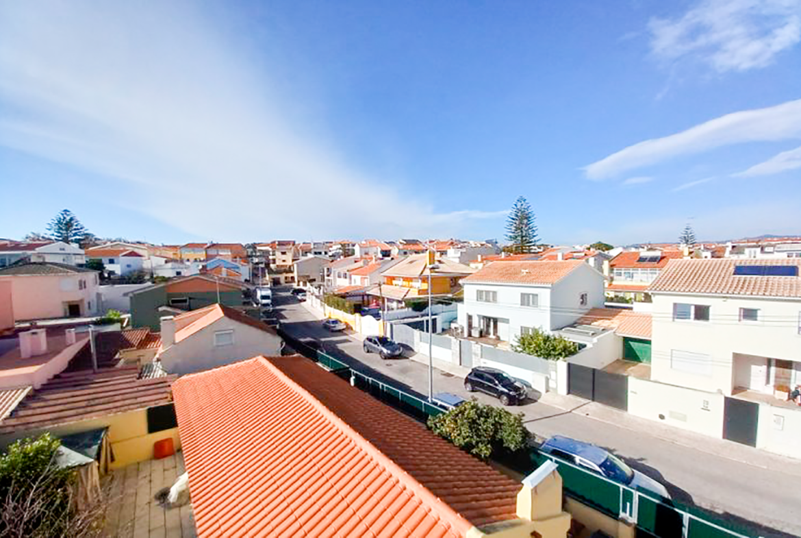 MORADIA T3+3 NA MADORNA – PAREDE – CASCAIS