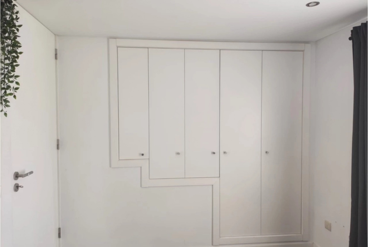 PRÉDIO NO LUMIAR COM 1 LOJA E 3 APARTAMENTOS