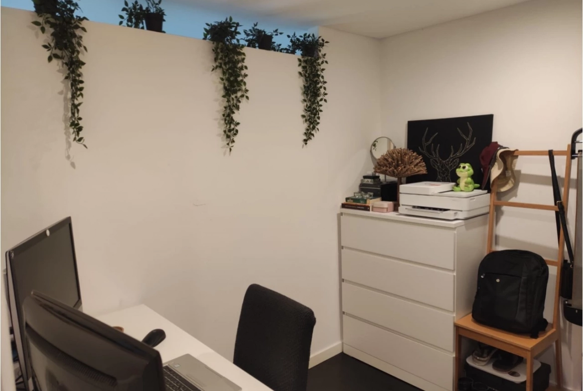 PRÉDIO NO LUMIAR COM 1 LOJA E 3 APARTAMENTOS
