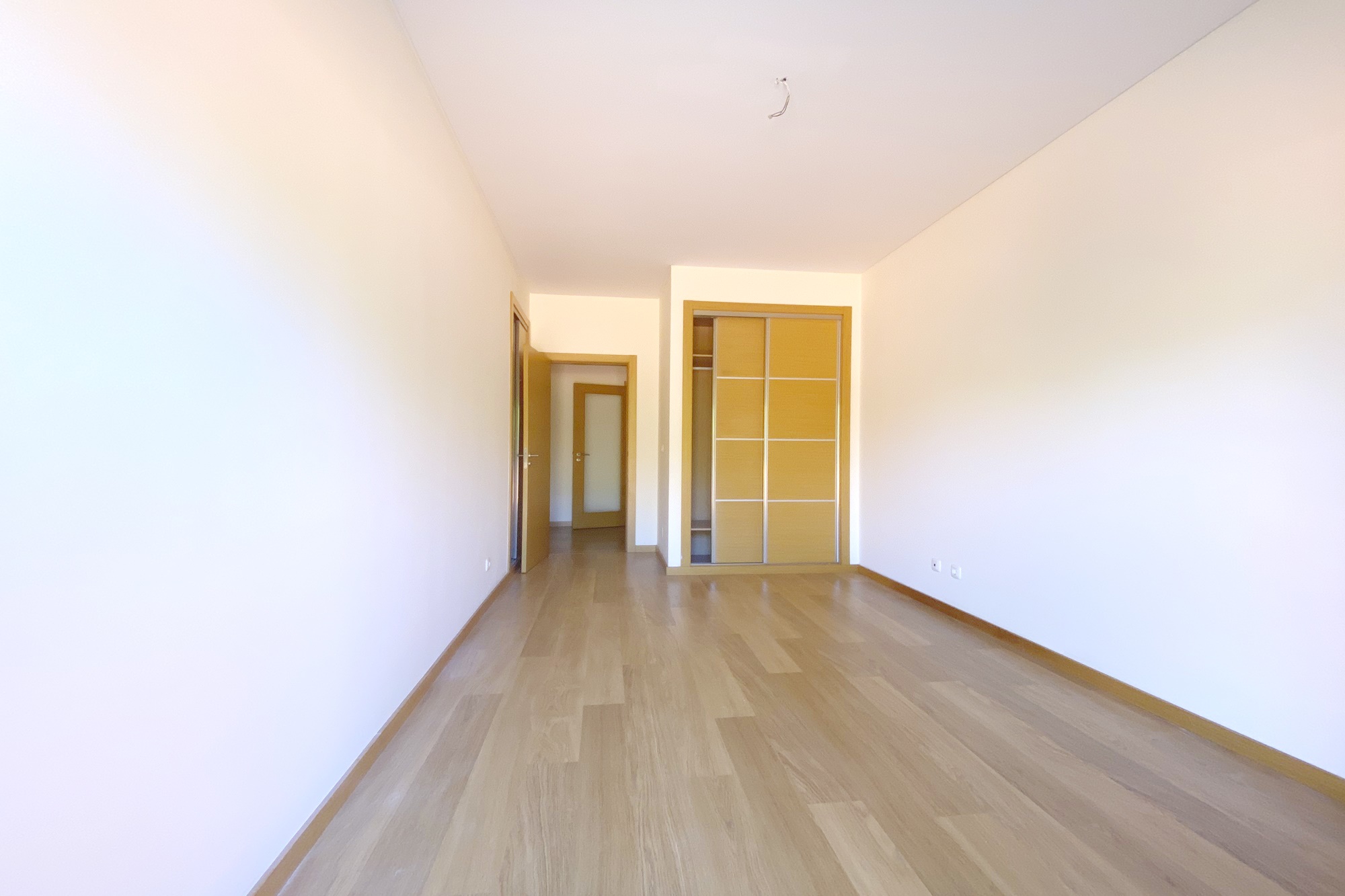 10 APARTAMENTO 2 QUARTOS EM BENFICA COM PISCINA E JARDIM