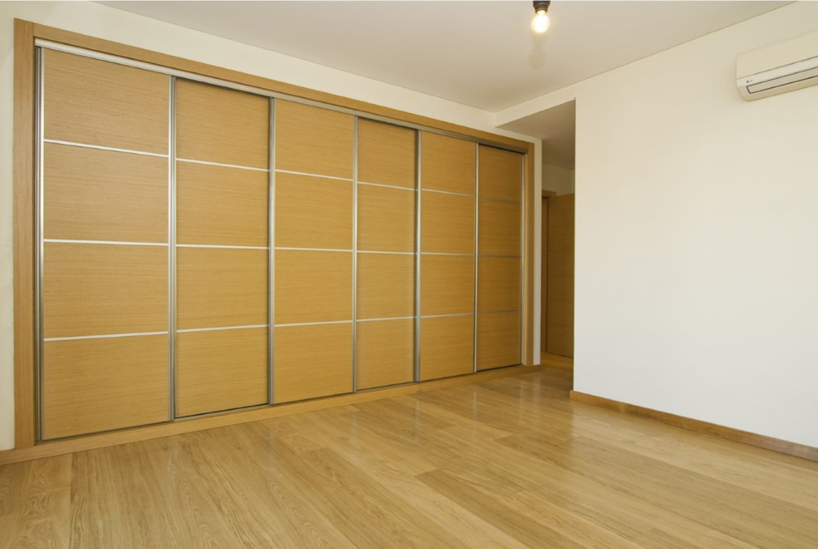 APARTAMENTO 2 QUARTOS EM BENFICA COM PISCINA E JARDIM