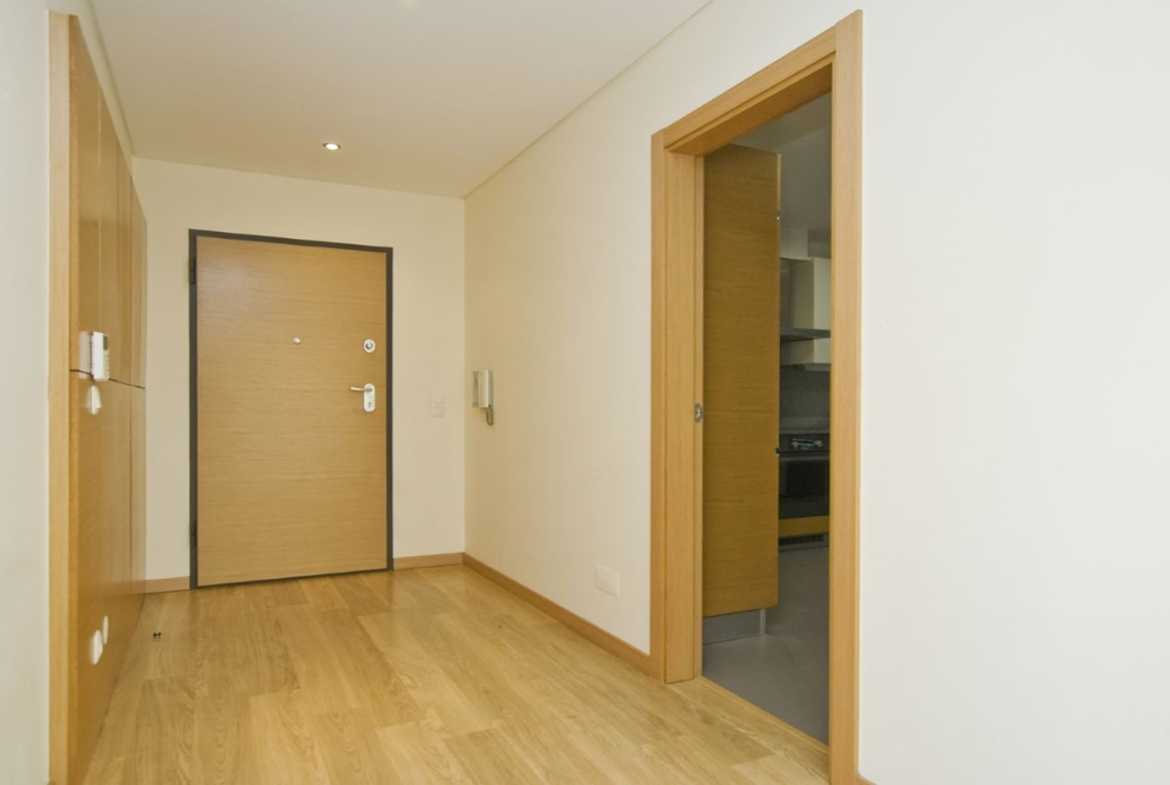 APARTAMENTO 2 QUARTOS EM BENFICA COM PISCINA E JARDIM