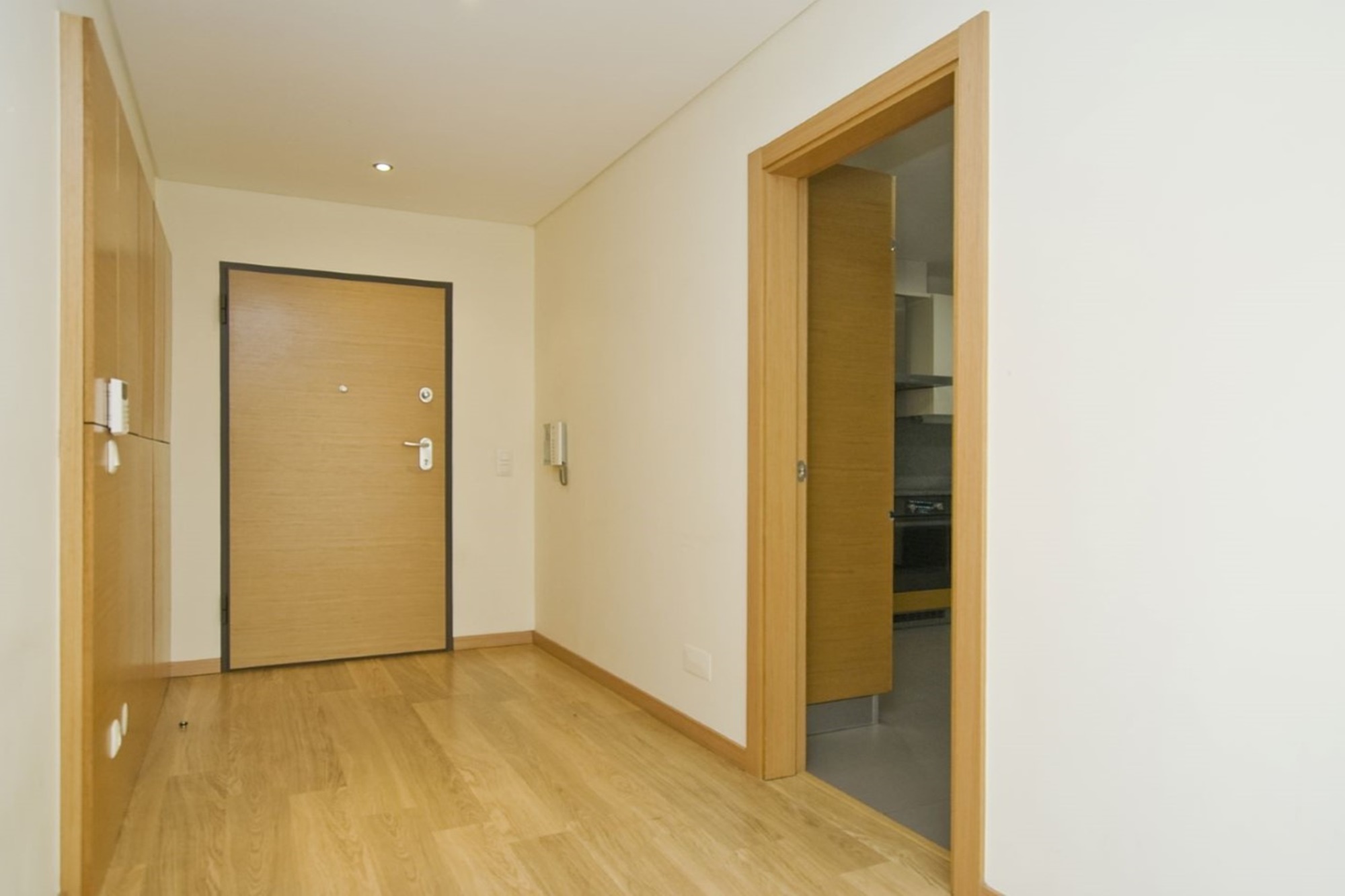 17 APARTAMENTO 2 QUARTOS EM BENFICA COM PISCINA E JARDIM