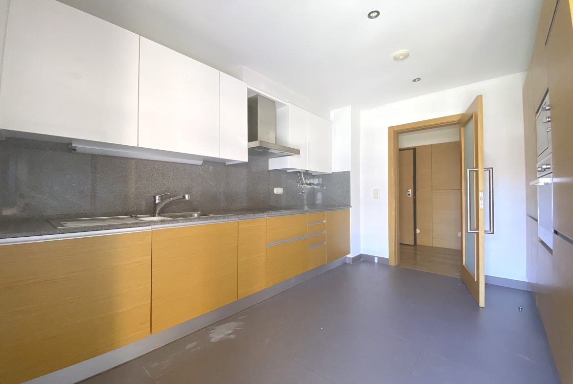 APARTAMENTO 2 QUARTOS EM BENFICA COM PISCINA E JARDIM