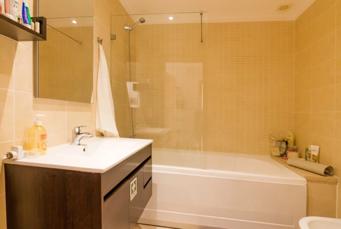APARTAMENTO NO BALEAL A APENAS 350 METROS DO MAR