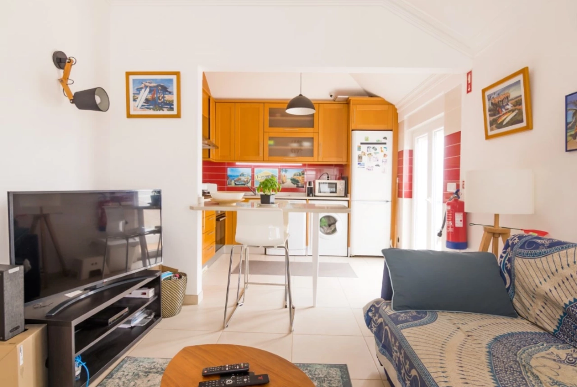 APARTAMENTO NO BALEAL A APENAS 350 METROS DO MAR