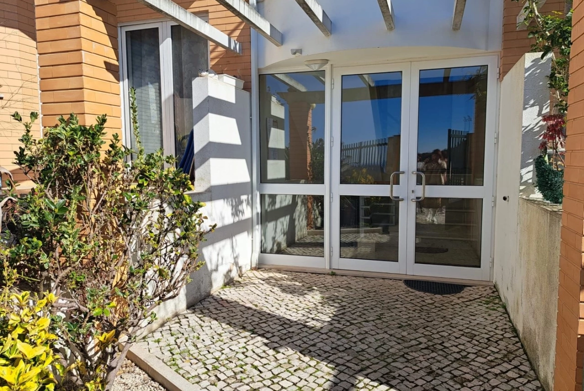 APARTAMENTO COM VISTA SOBRE A CIDADE DE CALDAS DA RAINHA