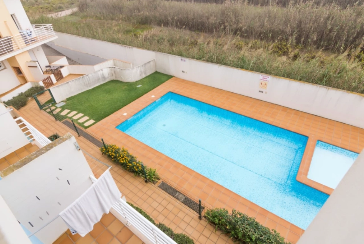 APARTAMENTO NO BALEAL A APENAS 350 METROS DO MAR