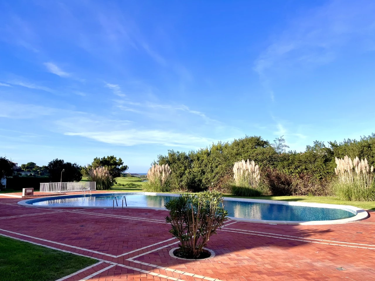 piscina2 MORADIA T3+1 NO PRAIA D’EL REY BEACH & GOLF RESORT – ÓBIDOS