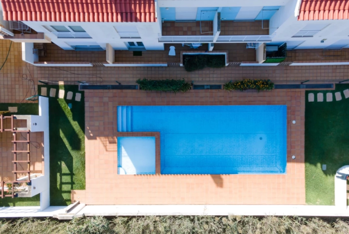 APARTAMENTO NO BALEAL A APENAS 350 METROS DO MAR