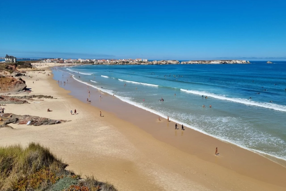 APARTAMENTO NO BALEAL A APENAS 350 METROS DO MAR