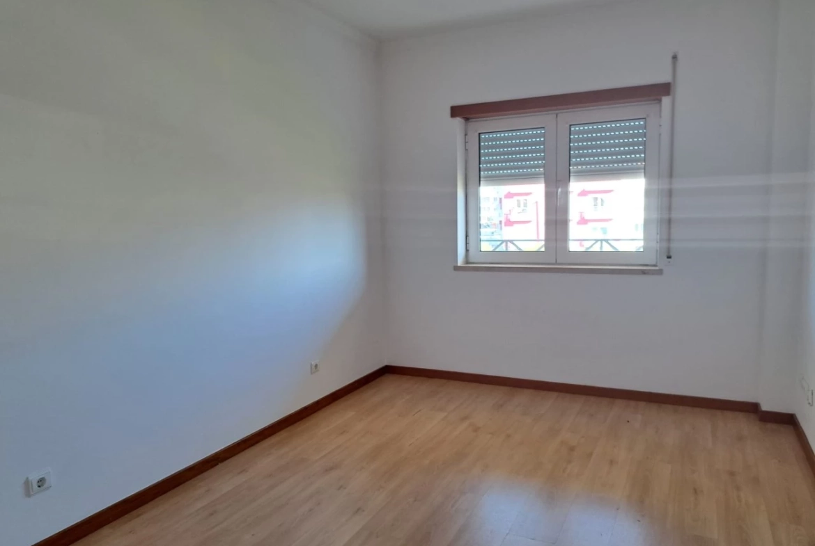 APARTAMENTO COM VISTA SOBRE A CIDADE DE CALDAS DA RAINHA