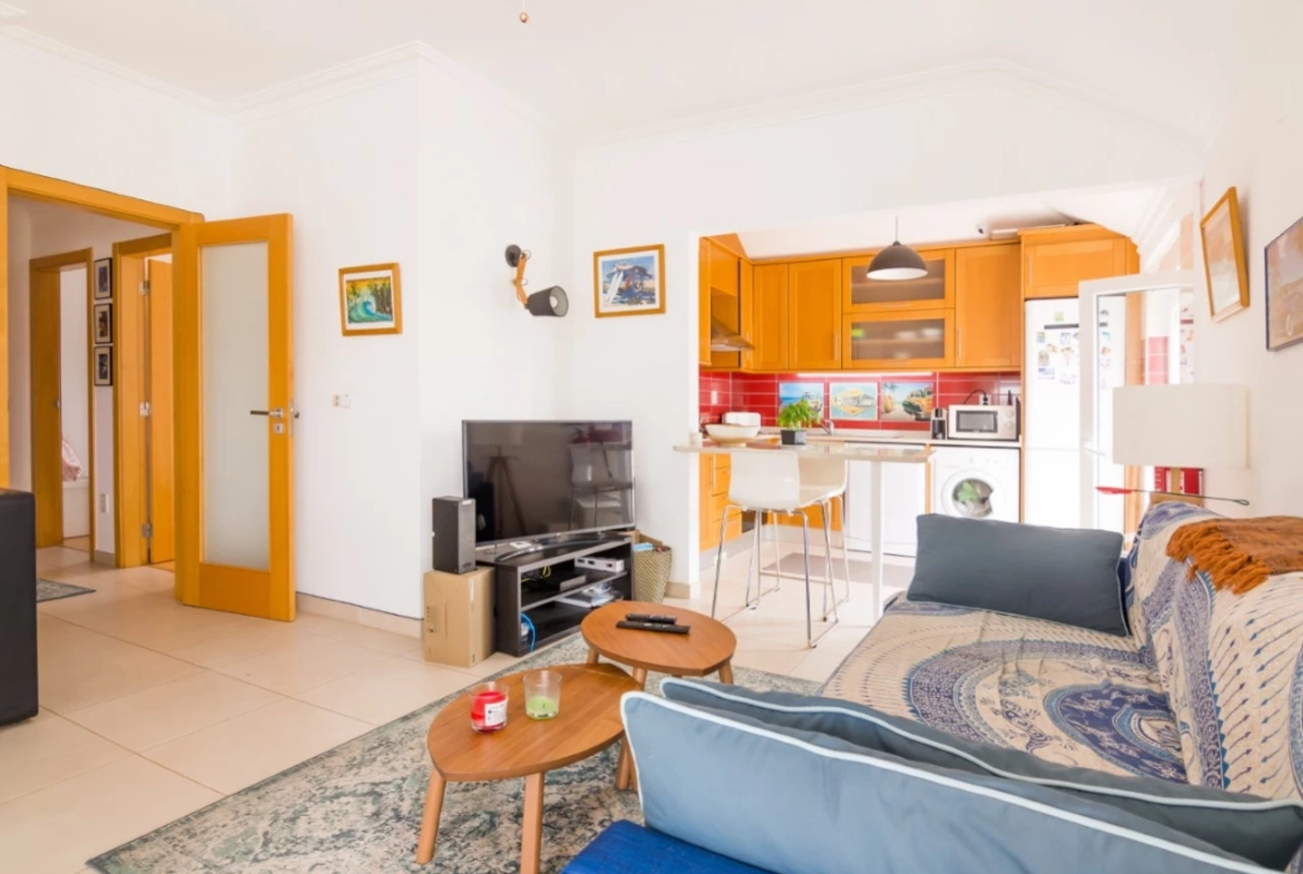 APARTAMENTO NO BALEAL A APENAS 350 METROS DO MAR