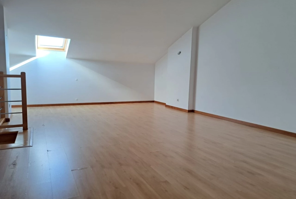 APARTAMENTO COM VISTA SOBRE A CIDADE DE CALDAS DA RAINHA