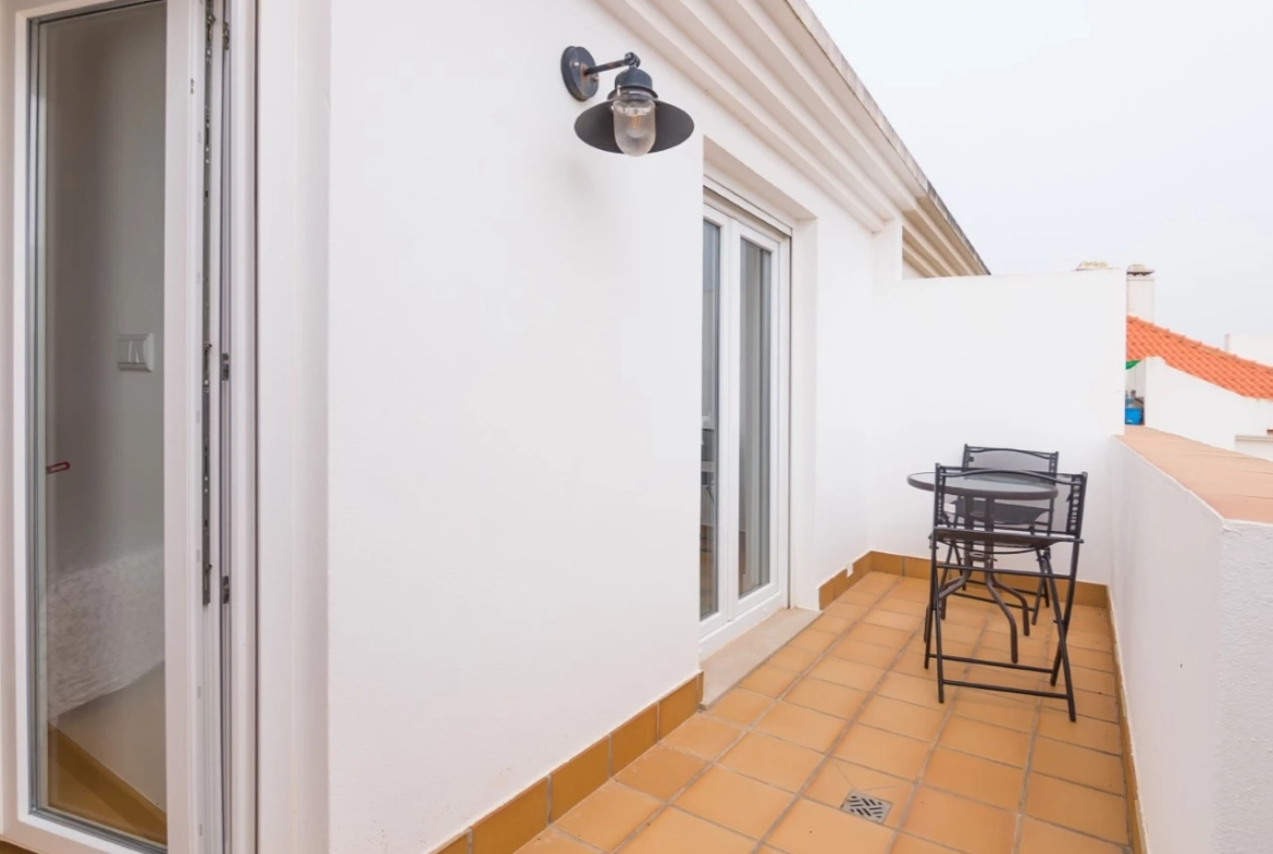 APARTAMENTO NO BALEAL A APENAS 350 METROS DO MAR