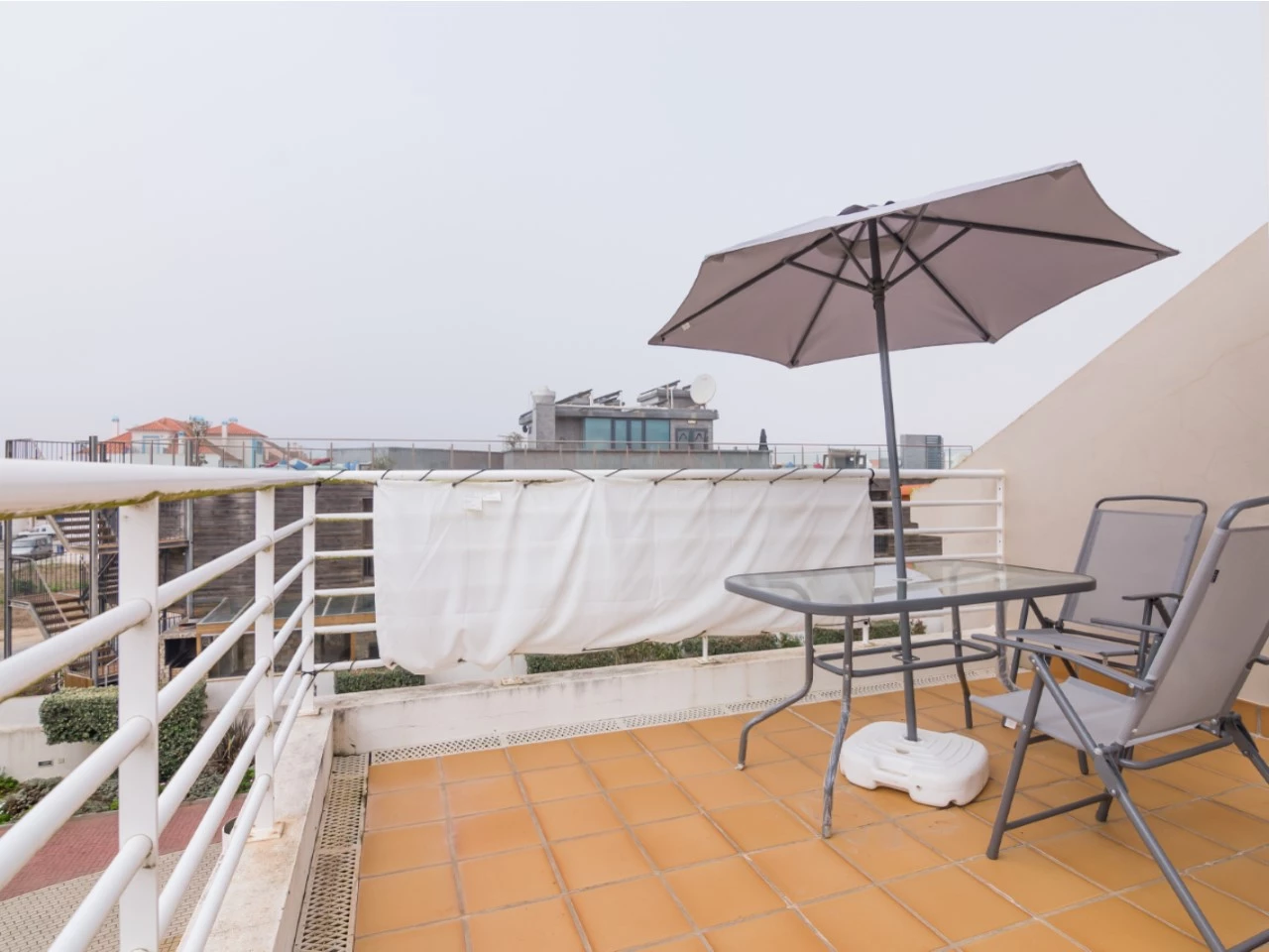 varanda3 APARTAMENTO NO BALEAL A APENAS 350 METROS DO MAR