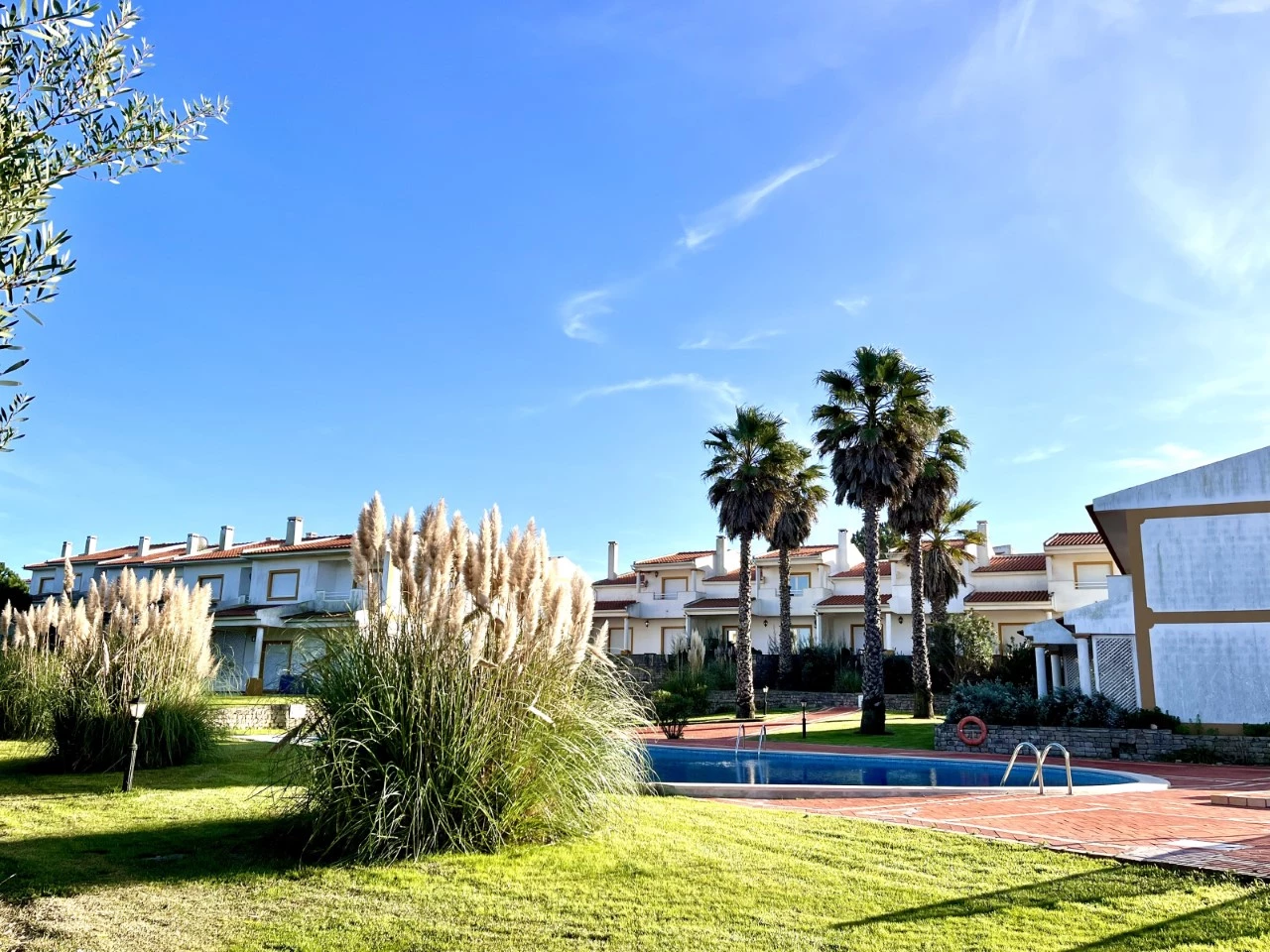 visão_condominio MORADIA T3+1 NO PRAIA D’EL REY BEACH & GOLF RESORT – ÓBIDOS