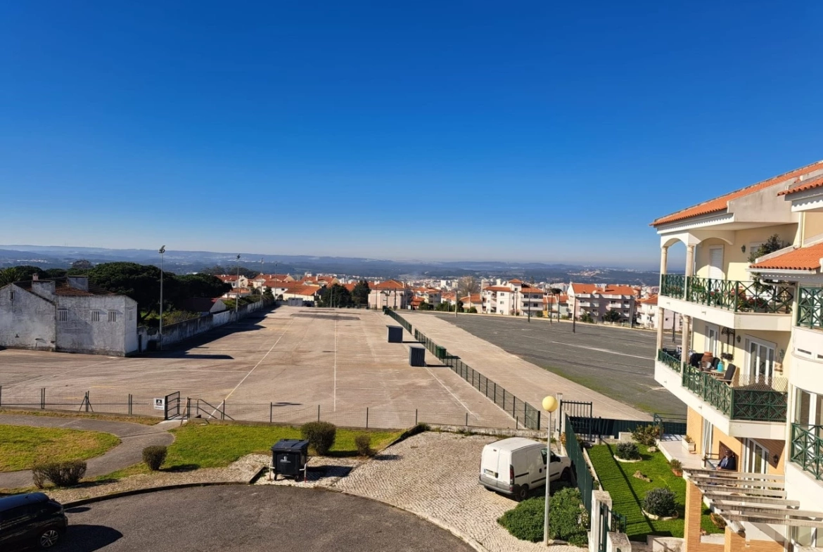 APARTAMENTO COM VISTA SOBRE A CIDADE DE CALDAS DA RAINHA