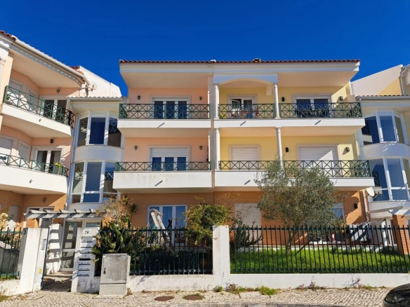 APARTAMENTO COM VISTA SOBRE A CIDADE DE CALDAS DA RAINHA