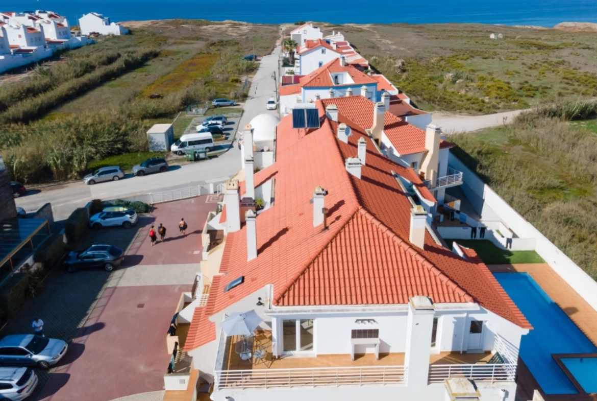 APARTAMENTO NO BALEAL A APENAS 350 METROS DO MAR