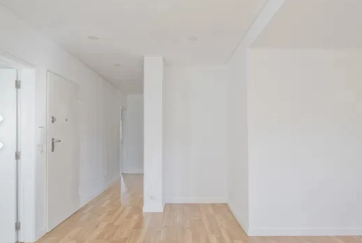 APARTAMENTO T3 EM OEIRAS TOTALMENTE RENOVADO