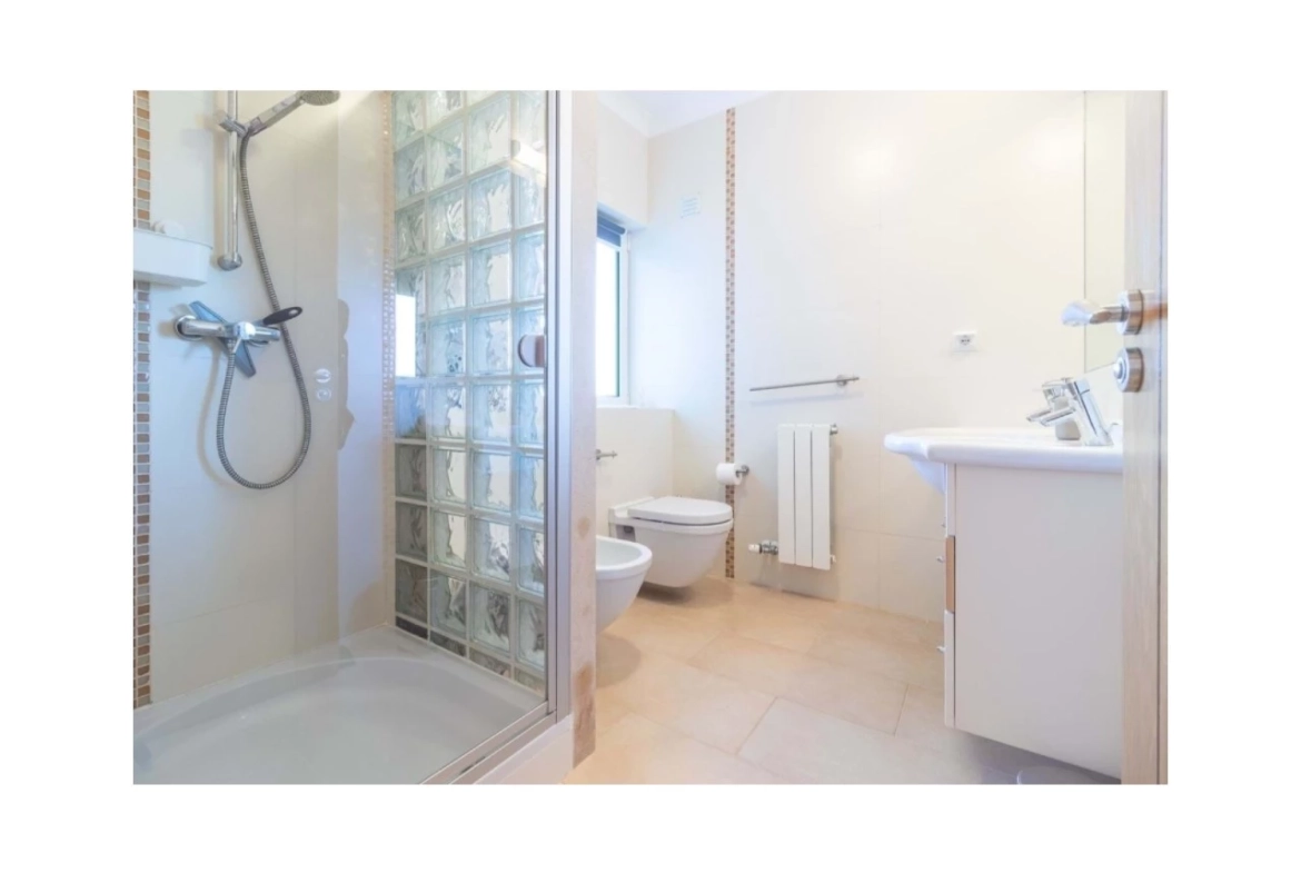 MORADIA COM PISCINA EM GOLFE RESORT- ALGARVE