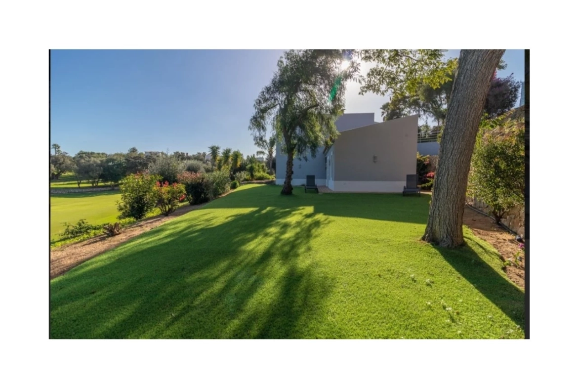 MORADIA COM PISCINA EM GOLFE RESORT- ALGARVE