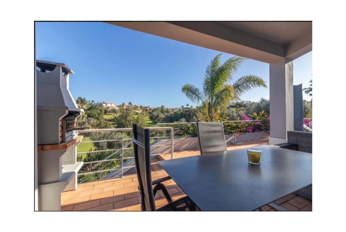 MORADIA COM PISCINA EM GOLFE RESORT- ALGARVE