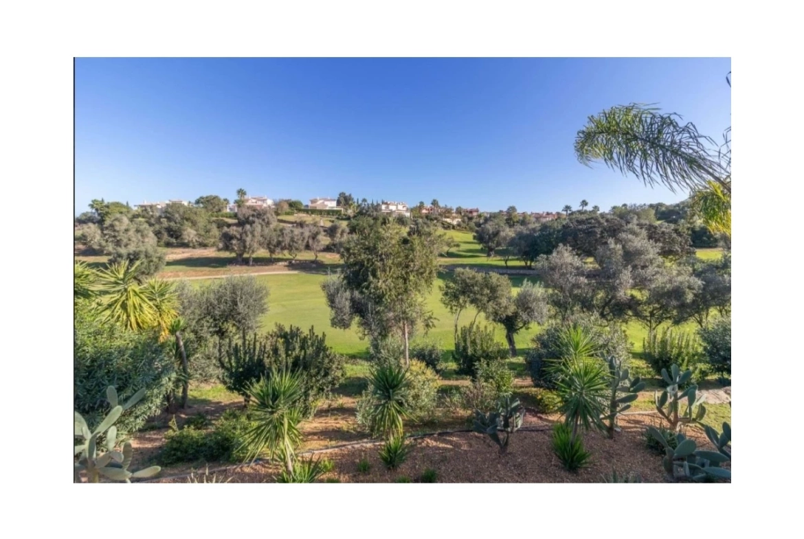 MORADIA COM PISCINA EM GOLFE RESORT- ALGARVE